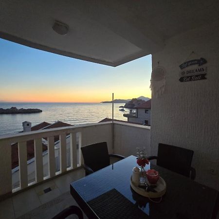 Pine&Sea Beach Retreat Sveti Stefan Exterior foto