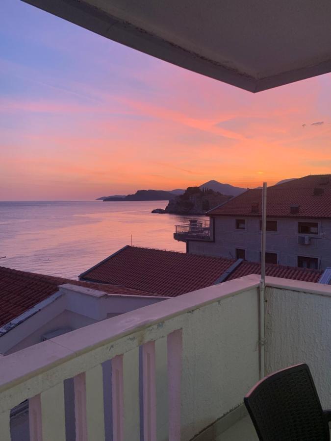 Pine&Sea Beach Retreat Sveti Stefan Exterior foto