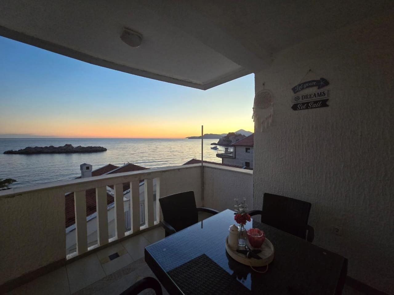Pine&Sea Beach Retreat Sveti Stefan Exterior foto