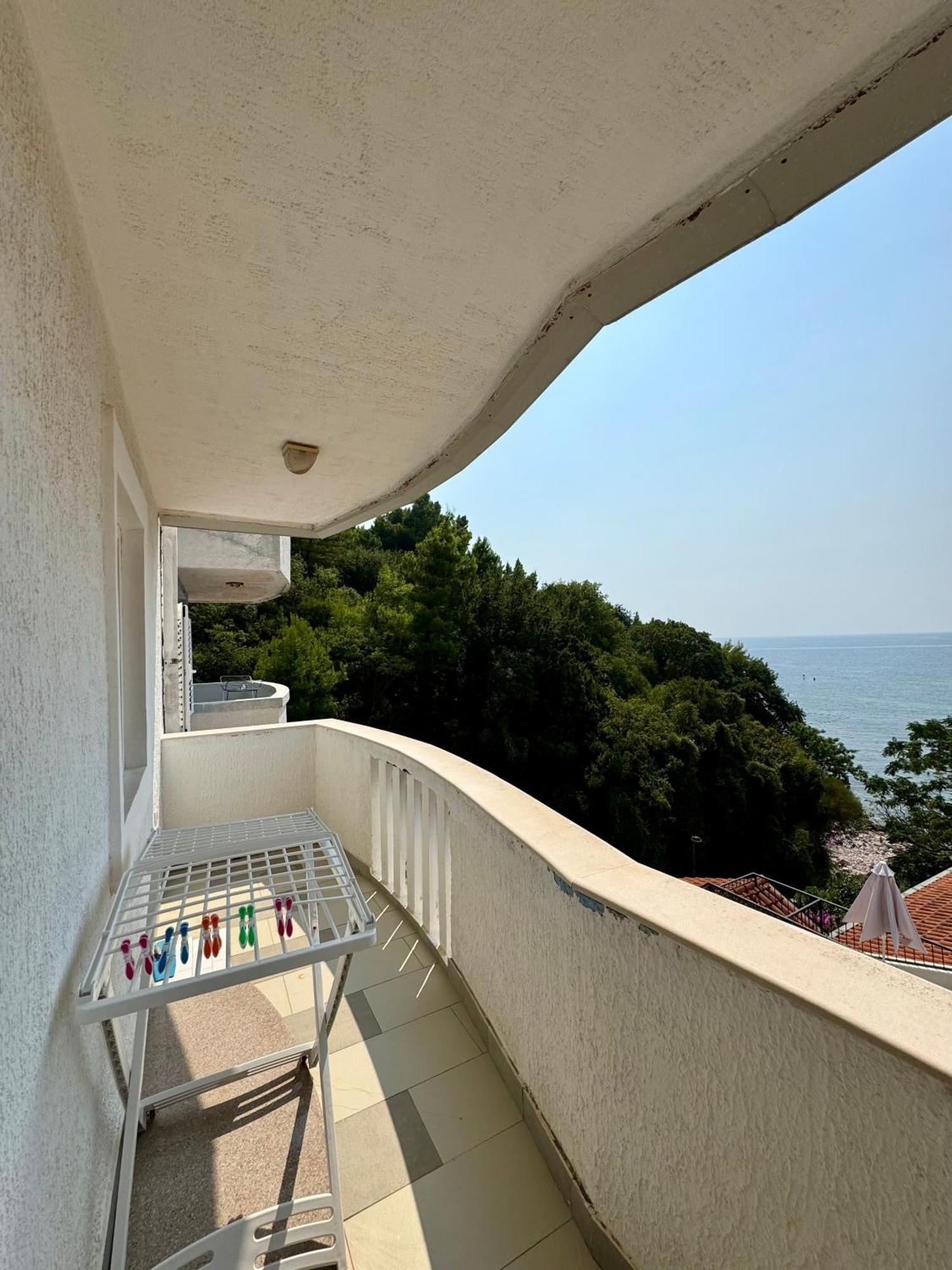Pine&Sea Beach Retreat Sveti Stefan Exterior foto